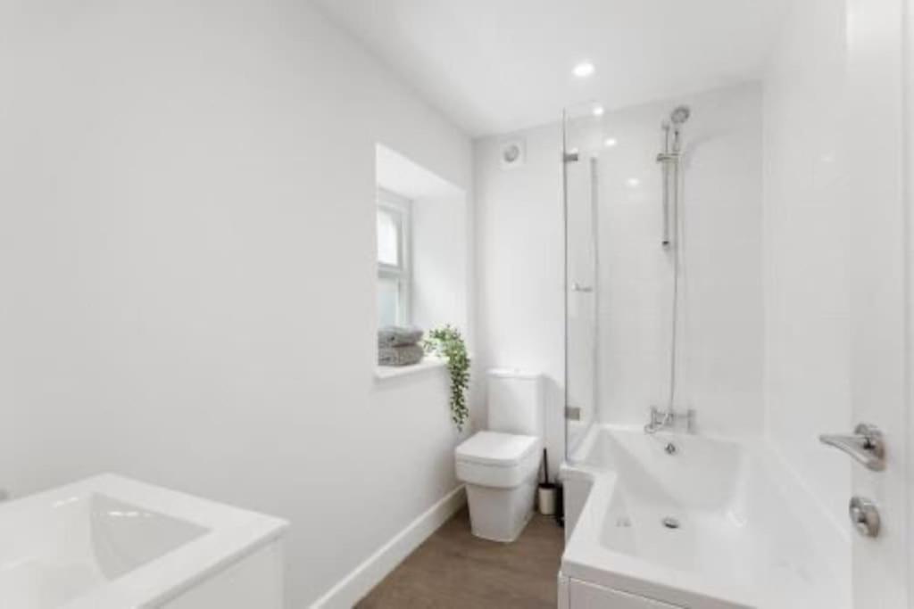 The Donkey Shed With Hot Tub Apartment แรมส์เกท ภายนอก รูปภาพ